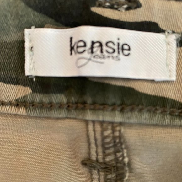 SOLD Kensie Jeans Camo Mini Skirt NWOT Women's Size 12 - Picture 7 of 8